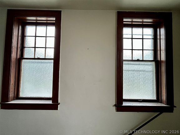 24th image of 107 N Jordan St