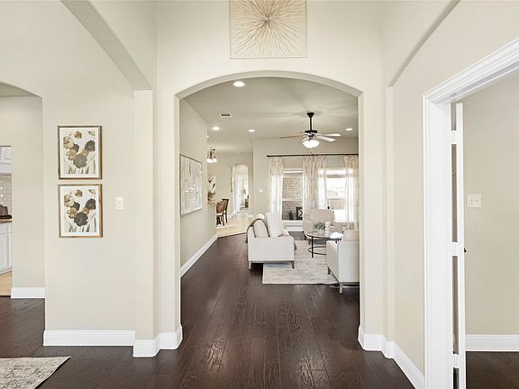 3rd image of 3921 Cameron Ln