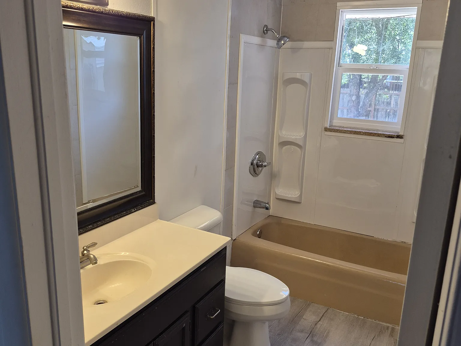 3 bed, 1025 sqft, $2,200 — Photo 3