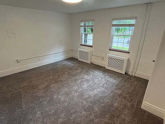 4th image of 315 S Ocean Ave