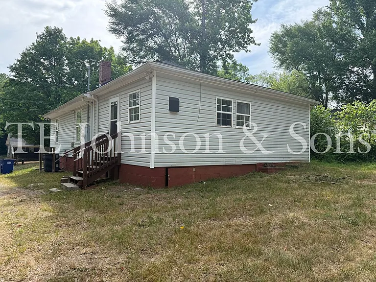 526 Chandler St — Photo 30