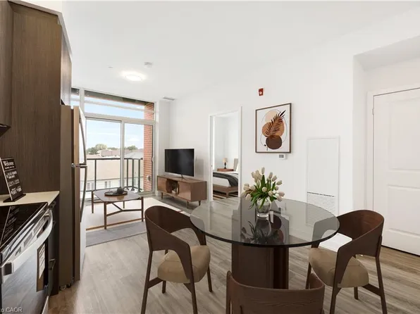 1010 Dundas St E #524, Whitby, ON L1N 2K2