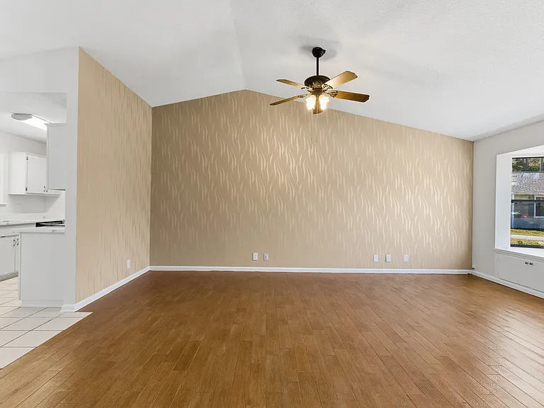 404 Westgate Cir — Photo 23