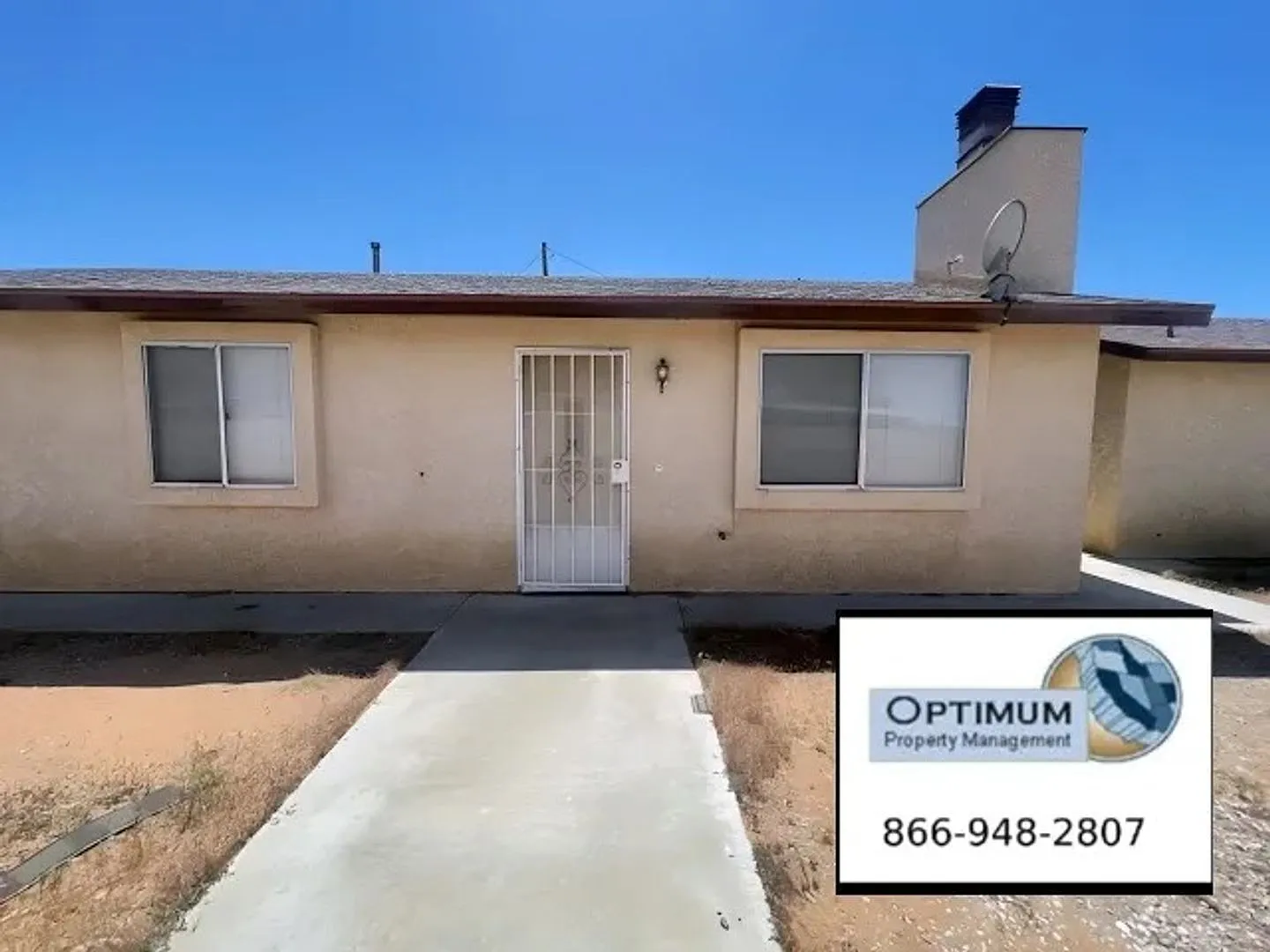 Charming 3-Bedroom, 2-Bath Back House with Private Drive & Garage Apple Valley, CA — Photo 3