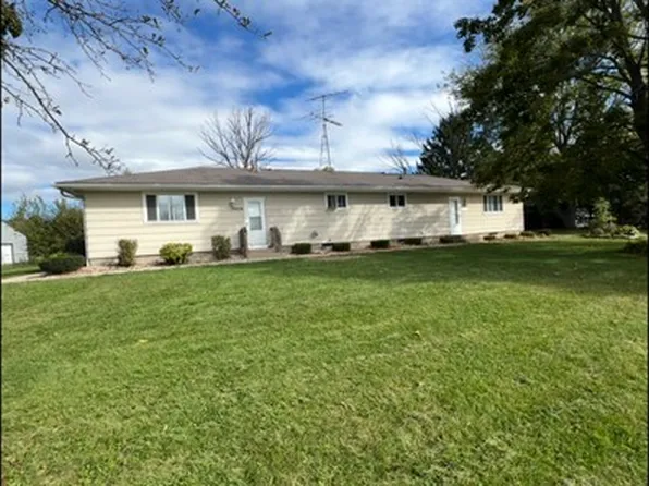 34830 47th St, Burlington, WI 53105