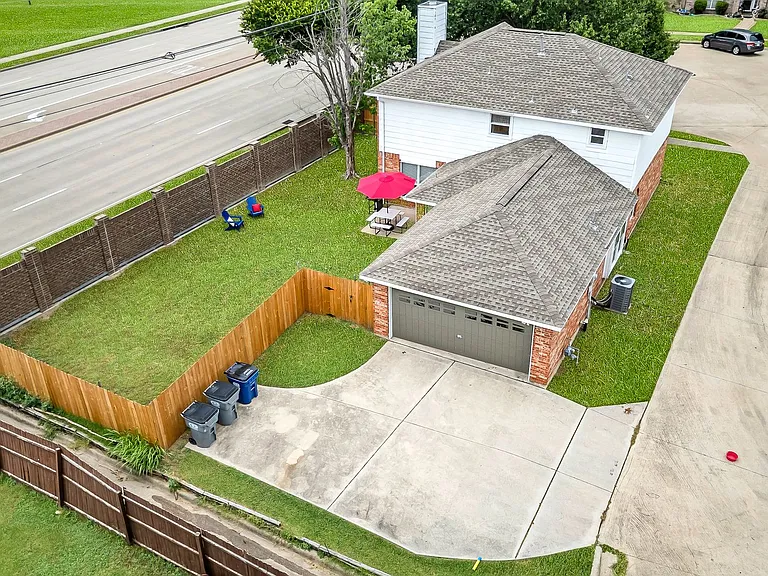 600 Ashcrest Ct — Photo 24