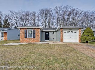 97 Courtshire Dr, Brick, NJ