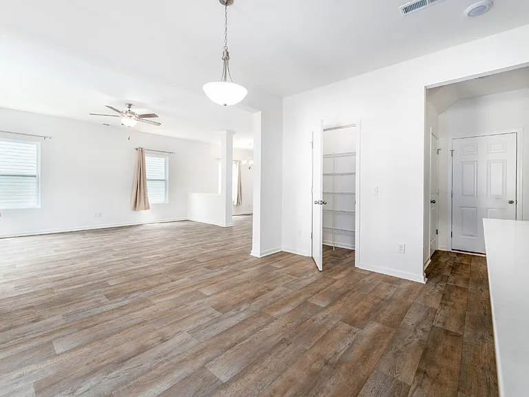 1423 Seawatch Dr — Photo 8