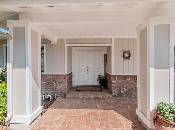 4th image of 18776 Ravenwood Dr
