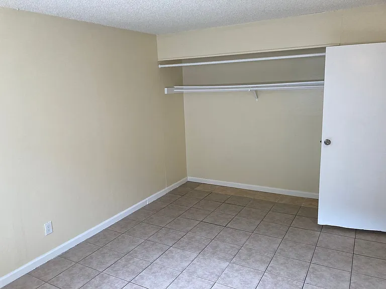 52nd Street Apartments — Photo 33