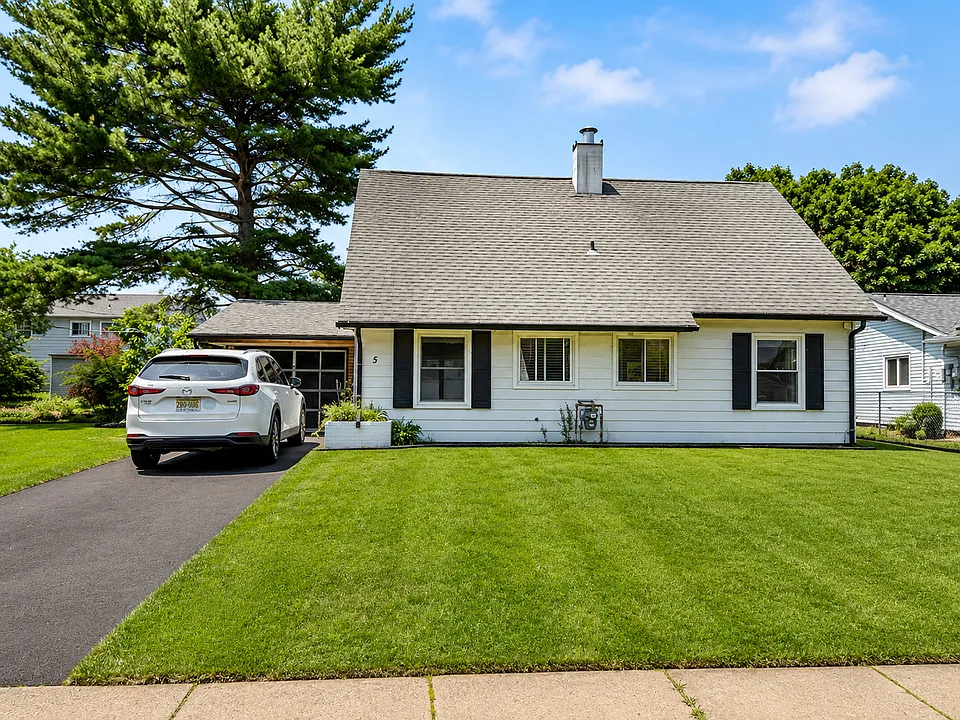 5 Shelbourne Ln