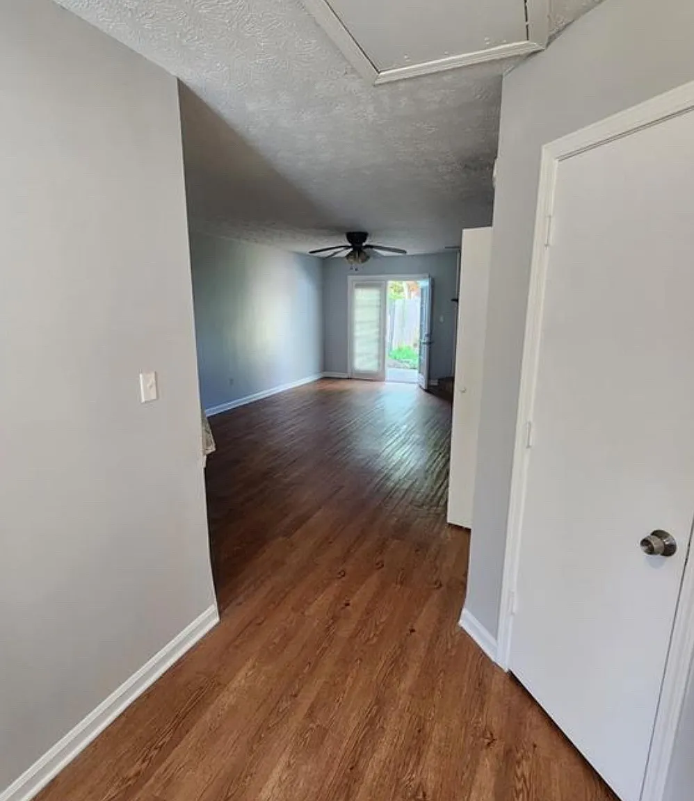 2 bed, 1022 sqft, $1,595 — Photo 3