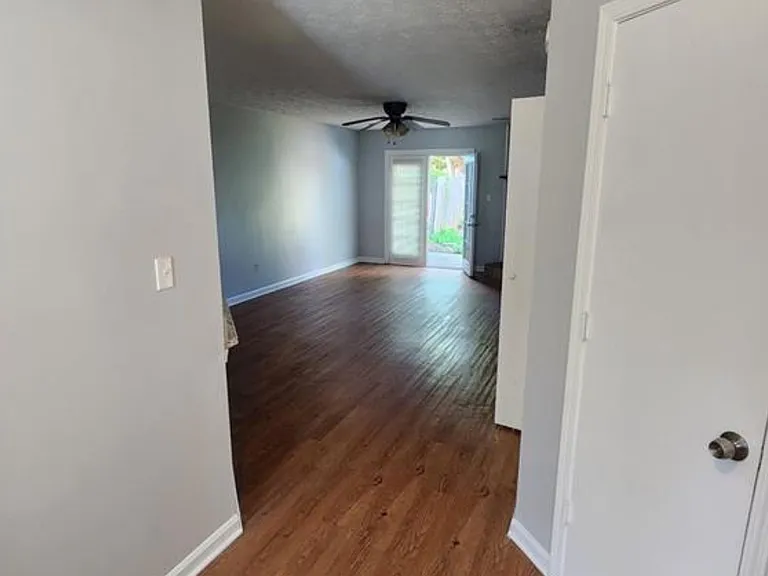 5629 Waterford Ct — Photo 3