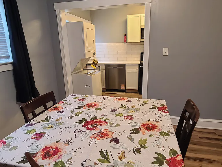 210 Long Ln — Photo 10