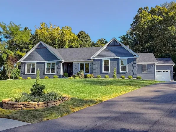 34 Wallace Grove Ln, Milford, OH 45150