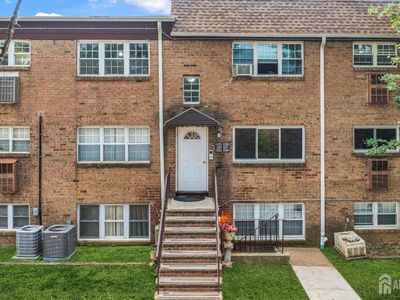 227 College Dr, Edison, NJ, 08817