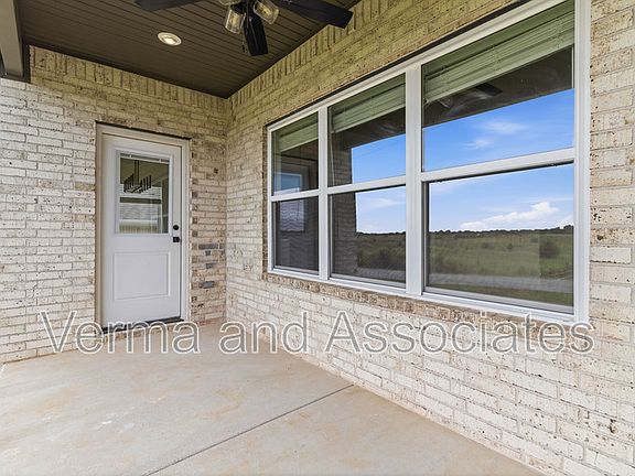 3rd image of 920 Trestle Ln