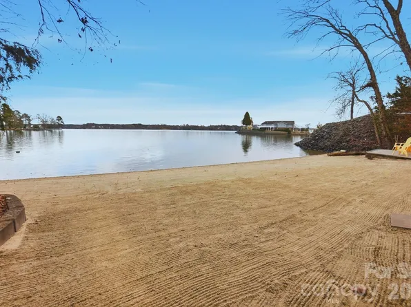 4737 Betty Davis Dr, York, SC 29745