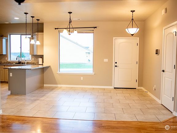 2nd image of 3305 Canterbury Lane