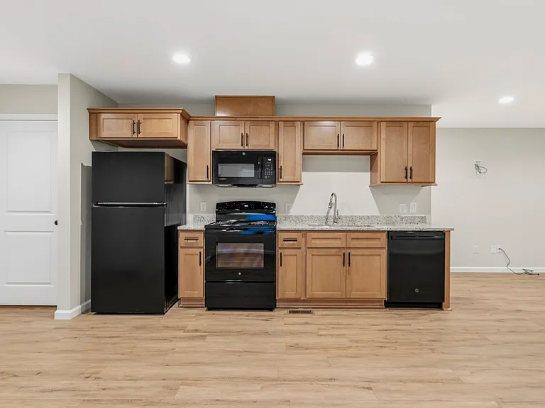 265 Washington St — Photo 6