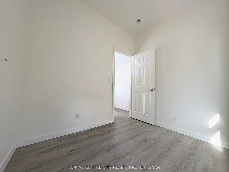 423 Hamilton Rd #1 — Photo 4