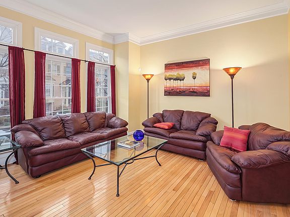 5th image of 1014 Crestfield Dr
