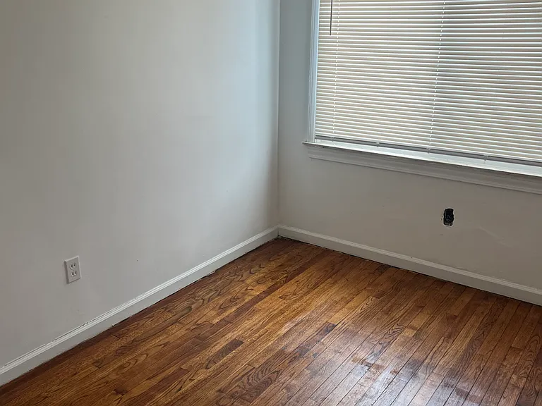 20760 Negaunee St — Photo 3
