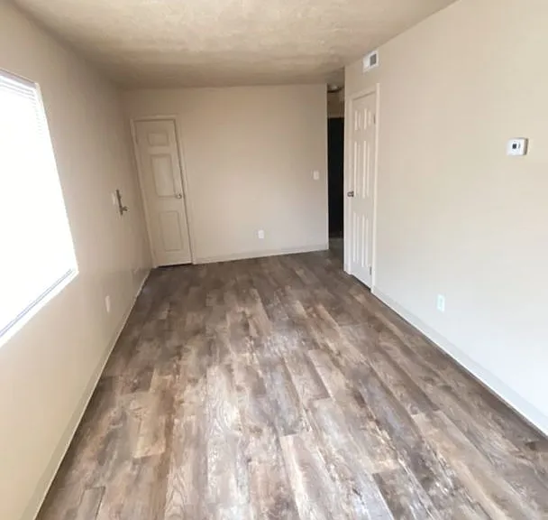 1123 SW 2nd St — Photo 5