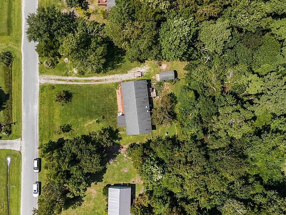 4th image of 820 Garner Drive