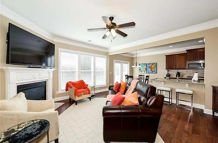 1470 Roswell Manor Cir — Photo 12