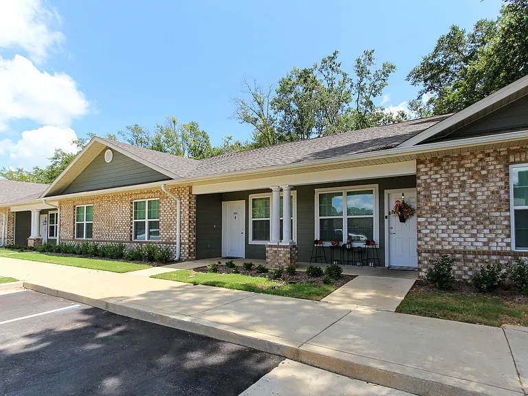 South Oak Apartments — Photo 15
