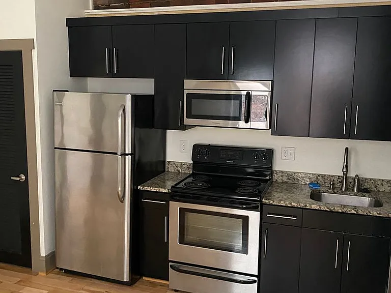 217 E Grace St — Photo 4
