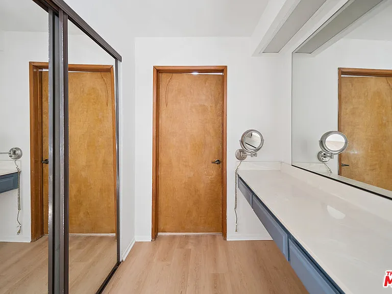 11924 Mayfield Ave #2 — Photo 16