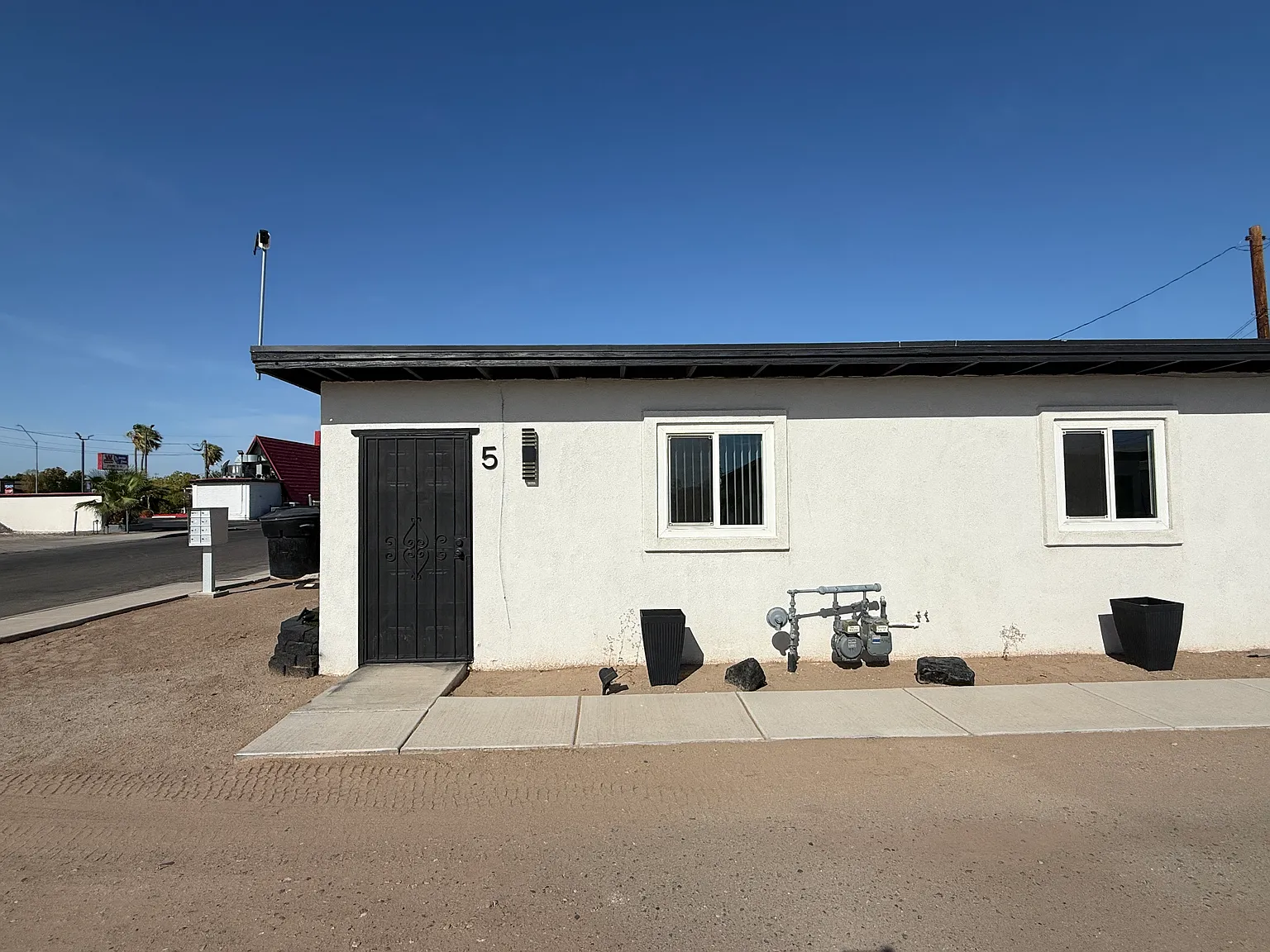 1 bed, $700 — Photo 1