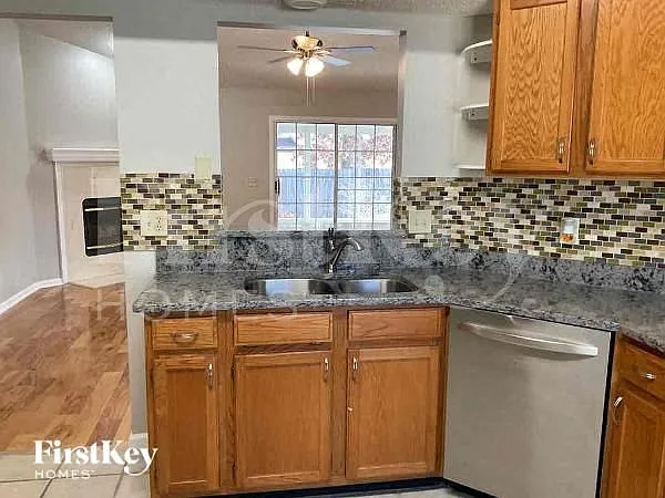 8047 Queensferry Ln — Photo 6