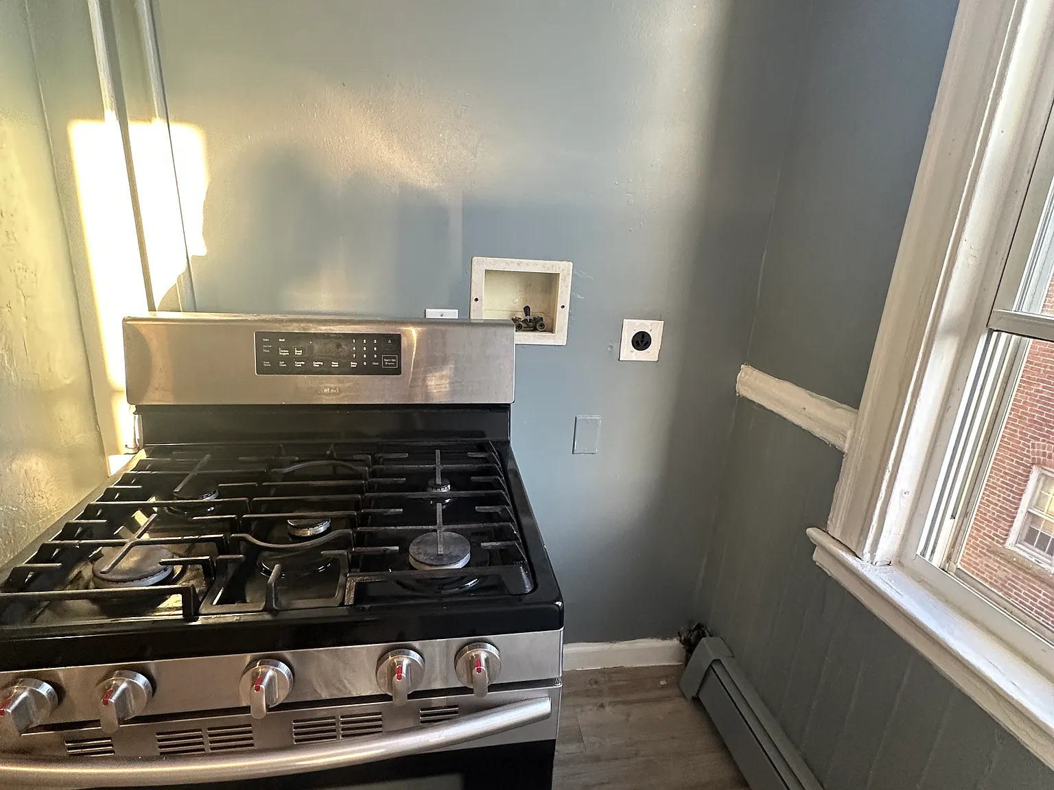 3 bed, 950 sqft, $1,349 — Photo 3