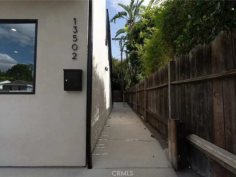 13500 Bessemer St — Photo 17