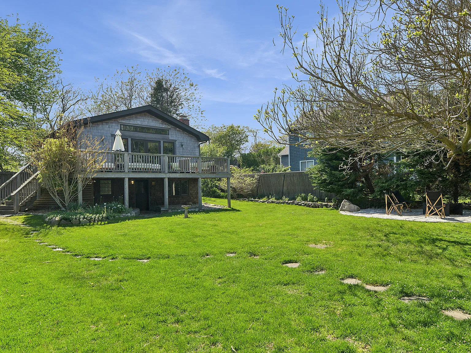 Ditch Plains Beach House - Steps from the Ocean - — Photo 1