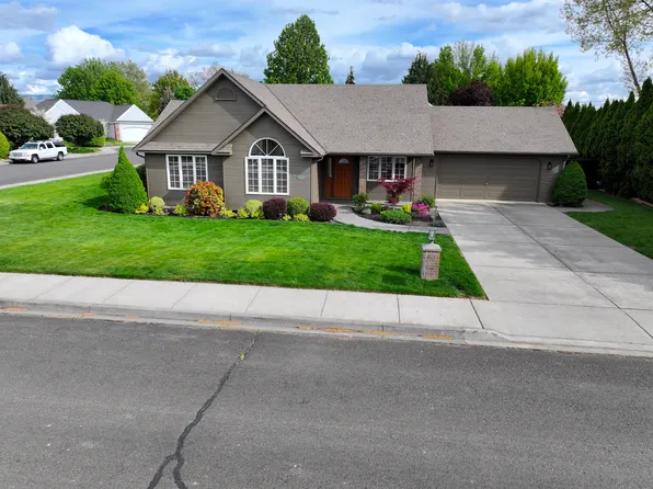 1028 SE Sentry Dr, College Place, WA 99324