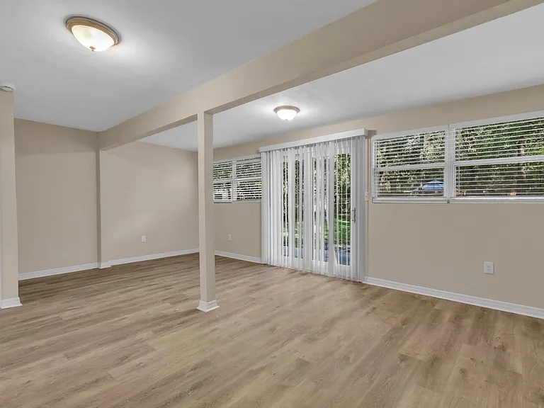 4464 Melvin Cir E — Photo 12