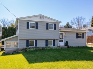 104 Alden Ln, East Leroy, MI