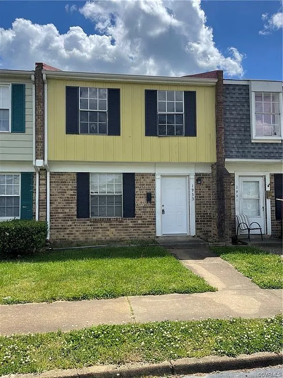 3 bed, 1.5 bath, 1100 sqft, $1,800 — Photo 1