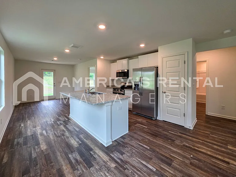 4325 Henry Rd — Photo 23