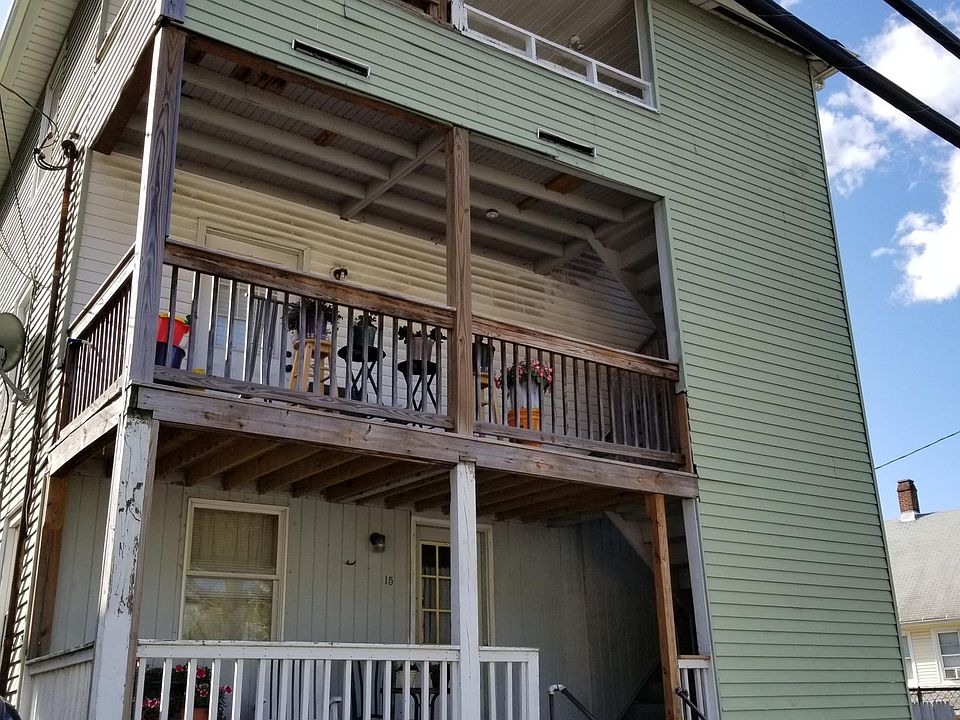 2nd image of 15 Carroll St APT 3