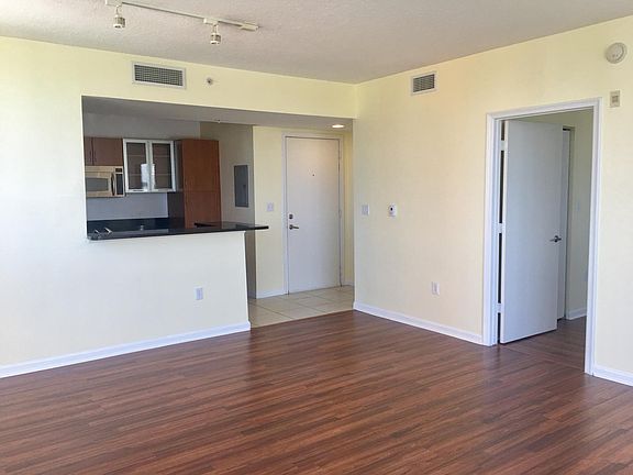 3rd image of 2775 NE 187th St APT 504