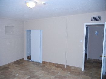 3rd image of 2815 W Minnezona Ave