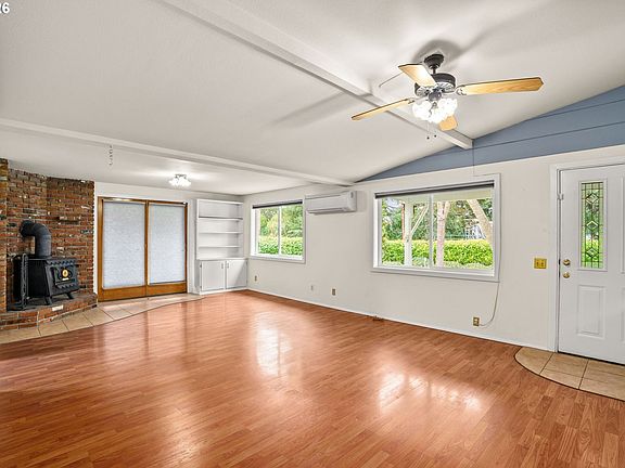 4th image of 82481 Greenwood St