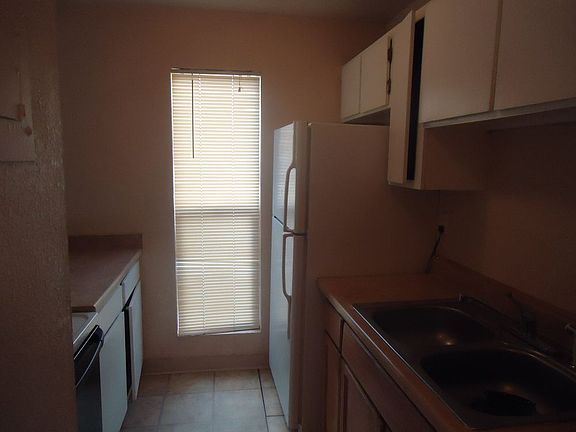 2nd image of 4340 Loomis Ave