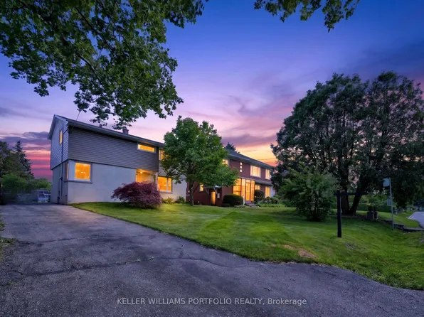 23 Graystone Gdns, Toronto, ON M8Z 3C2