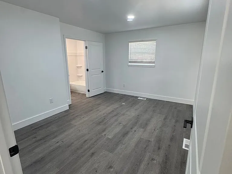 315 S Middle St #102 — Photo 8